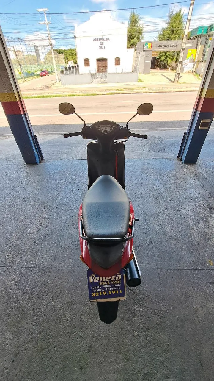 HONDA BIZ 100 ES POR CIMA